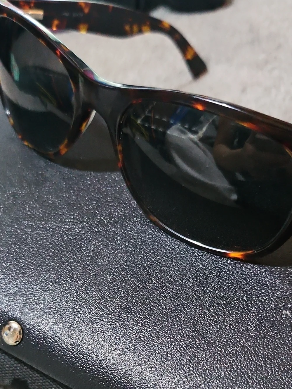 Valintino? Mens Designer Sunglasses Read